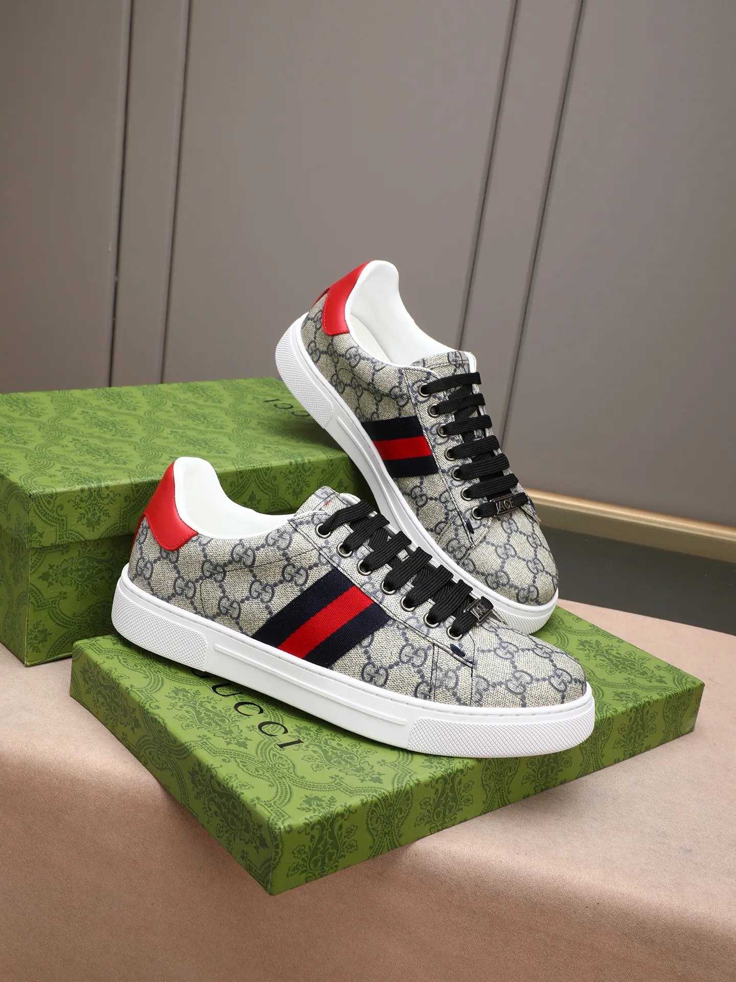 Men's shoes 💰400 [running volume version] GUGGI white shoe series! The fabric is made of imported cowhide➕Gucci special material➕sheep lining➕original rubber outsole, men's size 38-44 (45 can be customized)